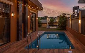Beverly Hills Lonavala